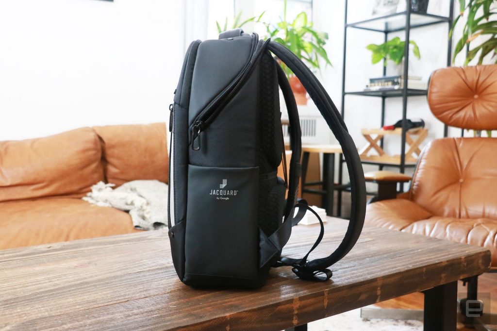 جوجل و Samsonite تبتكران حقيبة ظهر ذكية بمواصفات خاصة بـ 220 دولار !!