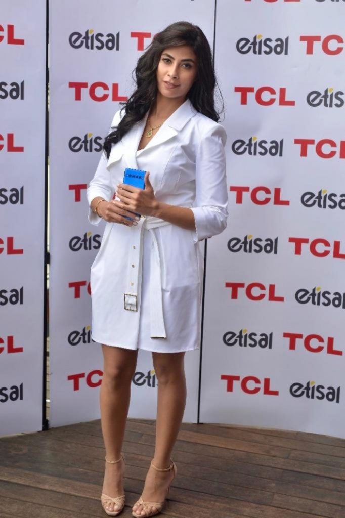 بالصور .. روبي سفيرة العلامة التجارية لشركة TCL Mobile فى مصر