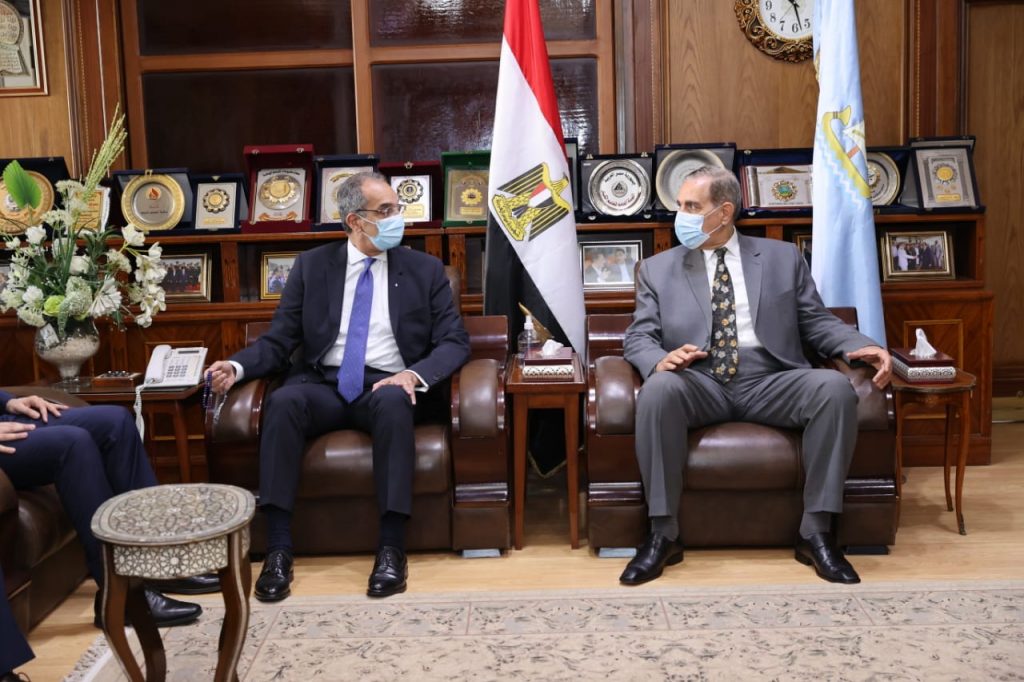 جانب من لقاء وزير الاتصالات ومحافظ كفر الشيخ
