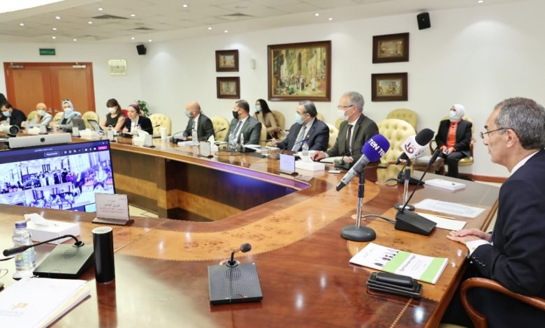 وزير الاتصالات عمرو طلعت