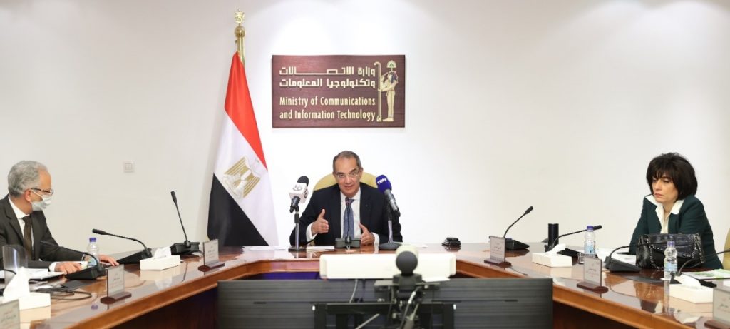 وزير الاتصالات يلتقى بمجموعة من خريجى مبادرة مستقبلنا رقمي