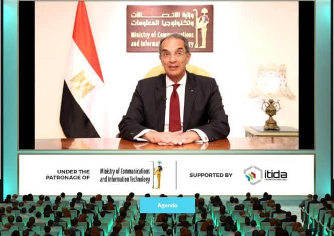 وزير الاتصالات يستعرض استراتيجية مصر عن الذكاء الاصطناعي