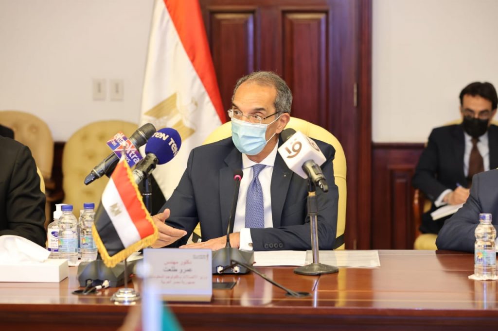 عمرو طلعت وزير الاتصالات