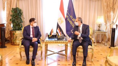 عمرو طلعت وزير الاتصالات وتكنولوجيا المعلومات في استقبال وفد ليبي