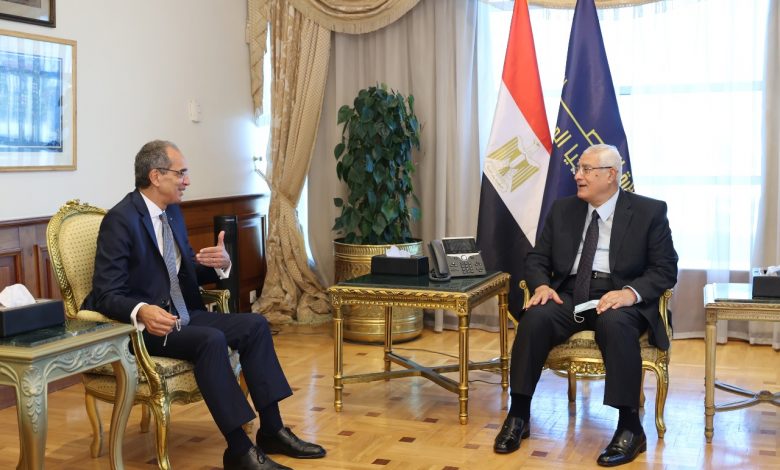 وزير الاتصالات والمستشار عدلي منصور
