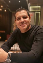 أحمد أمين مؤسس موقع منزلي
