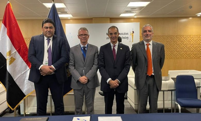 The Minister of Communications and the officials of Telecom Egypt and Nokia