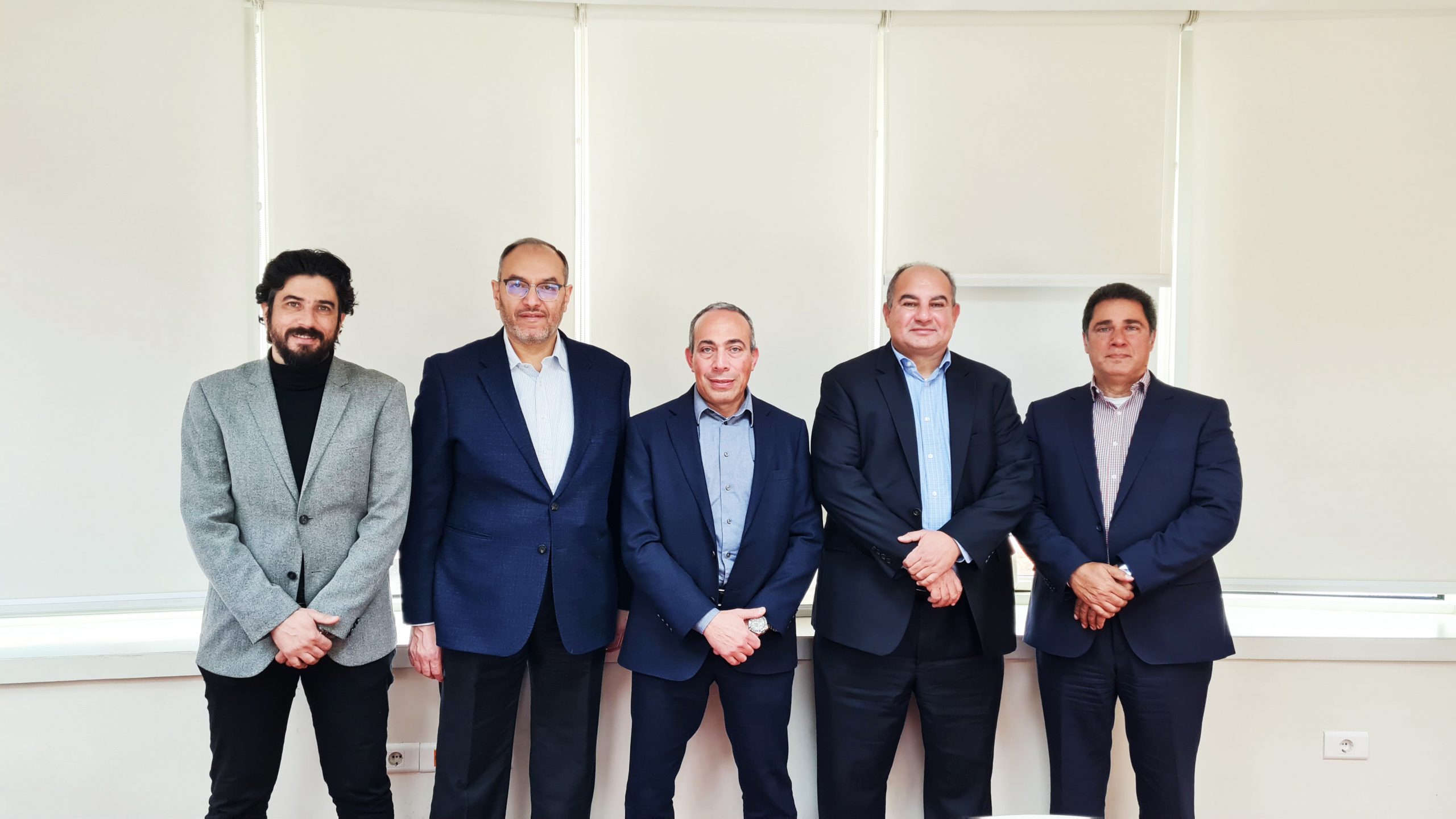 شراكة بين جيزة سيستمز وأڤدبيم تكنولوجيز AvidBeam Technologies