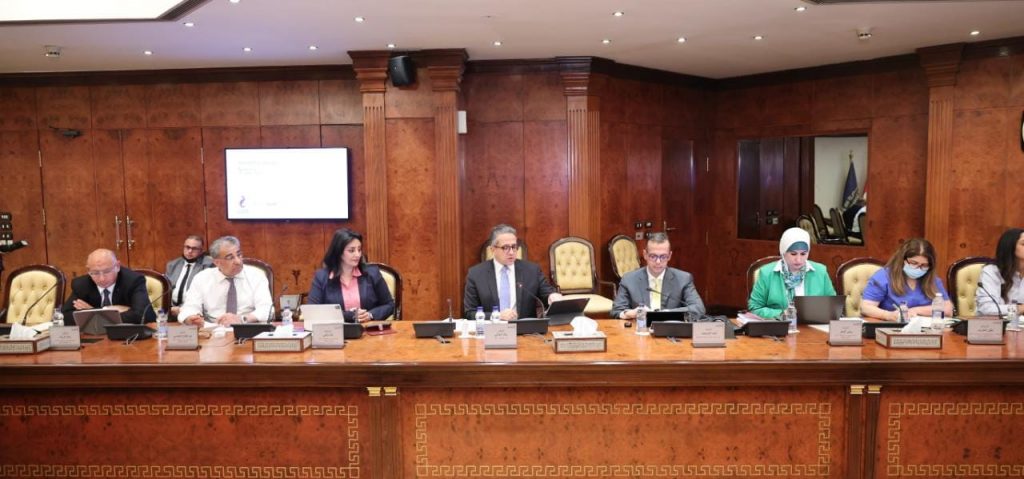وزيرا السياحة والاتصالات يتابعان موقف رفع كفاءة سرعات الإنترنت بالمنشآت الفندقية بشرم الشيخ