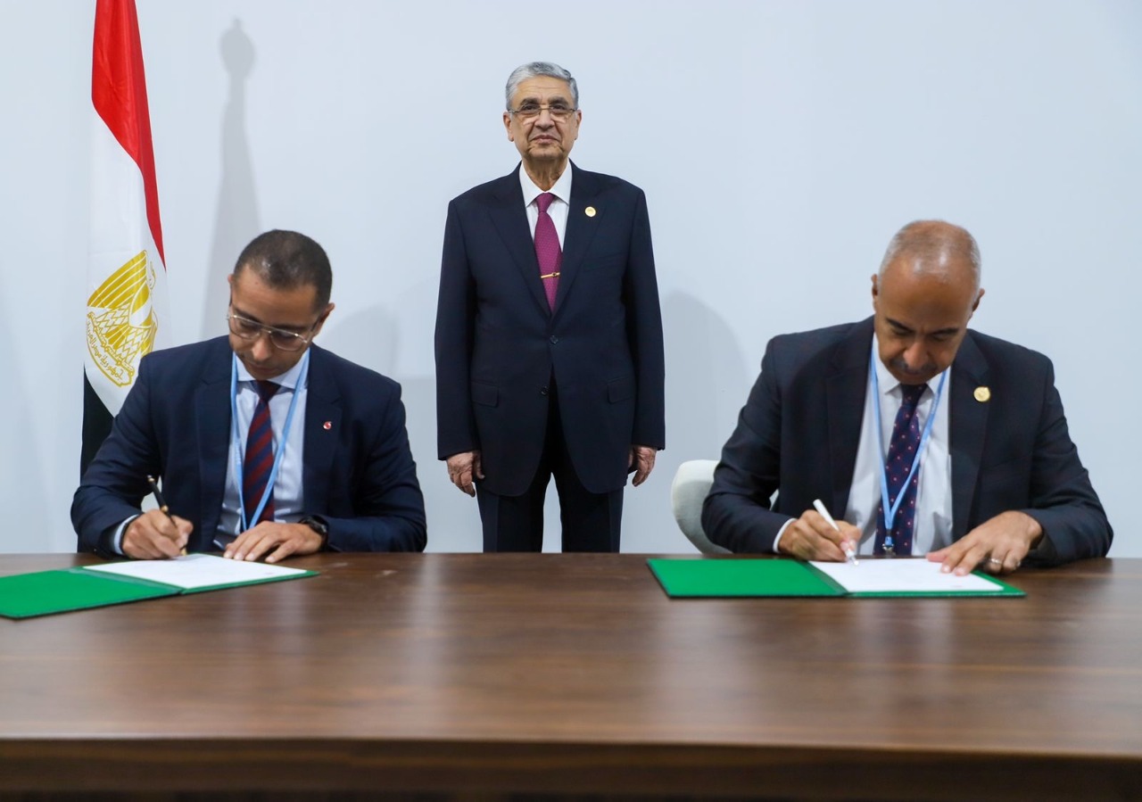 وزير الكهرباء والطاقة المتجددة يشهد توقيع مذكرة تفاهم بين شركة فودافون وهيئة تنمية واستخدام الطاقة الجديدة والمتجددة