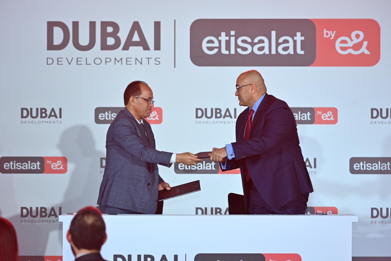 تعاون بين اتصالات وشركة دبي للتطوير العقاري