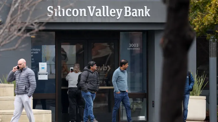 مقابل 1 جنيه استرليني .. بنك HSBC يعلن استحواذه على بنك سيليكون فالي SVB المنهار