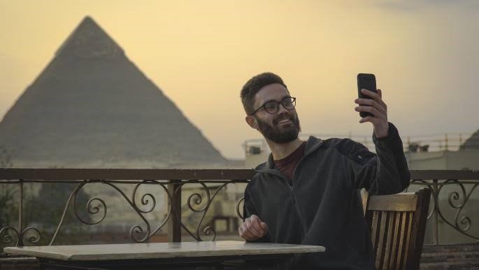كيف استخدم المصريون تطبيقات الإنترنت على مدار الـ 24 ساعة في رمضان 2024