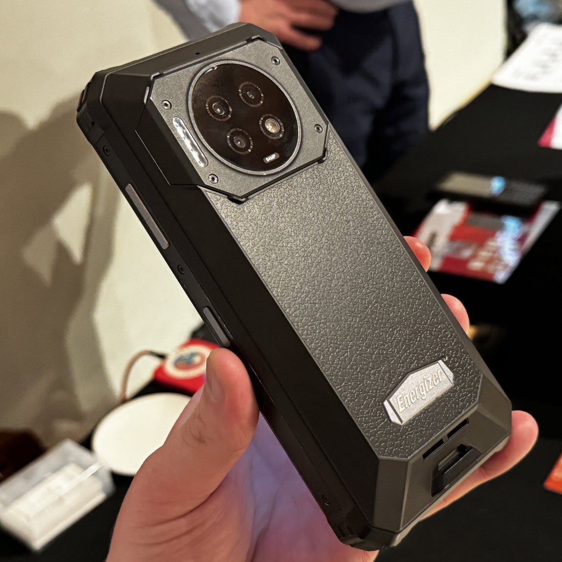 هاتف Energizer P28K يأتي ببطارية 28000 أمبير.. تعرّف على مواصفاته