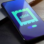 خاص.. شركات المحمول تتيح نقل الشريحة الإلكترونية eSIM بين الهواتف دون زيارة الفروع