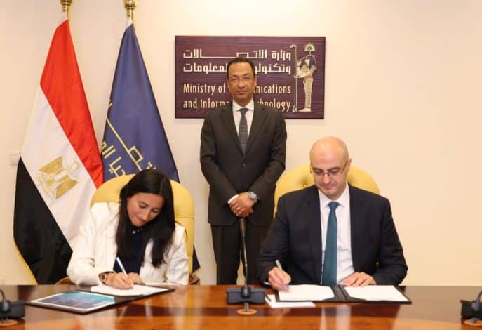 الاتصالات تمنح حسن علام للبنية الرقمية ترخيصًا لإنشاء وتشغيل مراكز البيانات