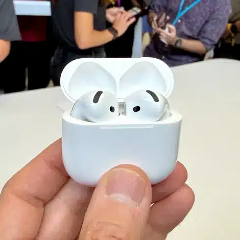 آبل تطلق AirPods 5 بإلغاء ضوضاء نشط وترجمة فورية