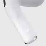 AirPods 5 بعلبة شحن لاسلكي.. آبل تضيف عمر بطارية أطول وتحكمًا بالصوت