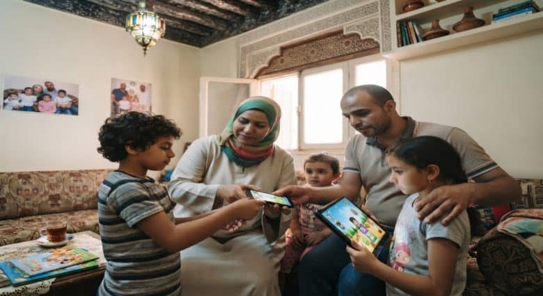 الأعلى للإعلام وتنظيم الاتصالات يتخذان إجراءات لحماية الأطفال من مخاطر منصات التواصل